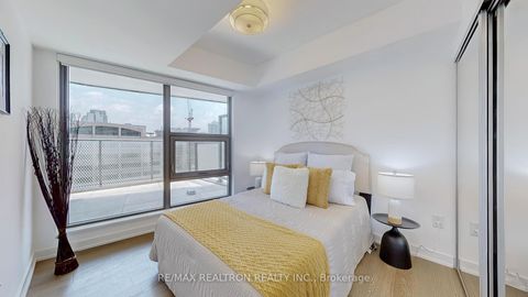 Photo 14 at 811 - 11 Wellesley Street W, Bay Street Corridor, Toronto Photo 14 at 811 - 11 Wellesley Street W, Bay Street Corridor, Toronto