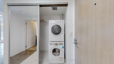 Photo 17 at 811 - 11 Wellesley Street W, Bay Street Corridor, Toronto