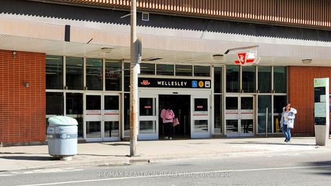 Photo 31 at 811 - 11 Wellesley Street W, Bay Street Corridor, Toronto Photo 31 at 811 - 11 Wellesley Street W, Bay Street Corridor, Toronto