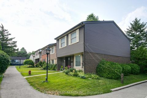 Photo 1 at 61 - 113 Palmdale Drive, Sullivan, Toronto