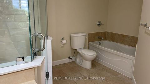 Photo 6 at 409 - 10101 Yonge Street, Crosby, Richmond Hill