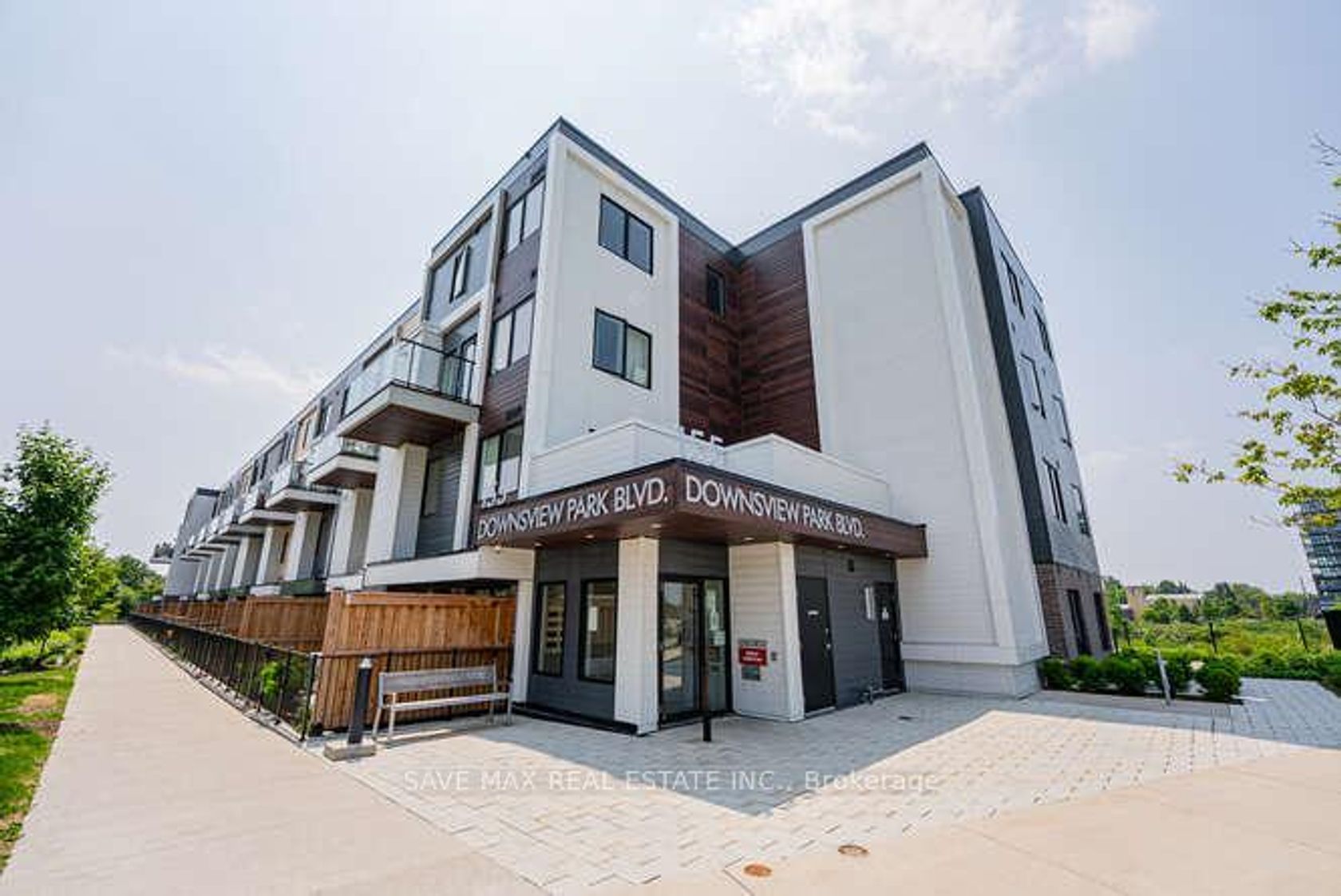 215 - 155 Downsview Park Boulevard, CFB, Toronto 