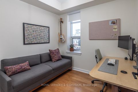Photo 4 at 610 - 438 Richmond Street W, Waterfront Communities C1, Toronto