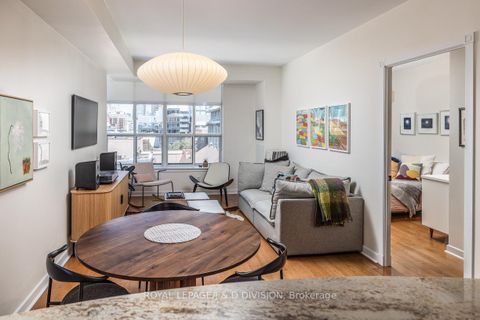 Photo 10 at 610 - 438 Richmond Street W, Waterfront Communities C1, Toronto