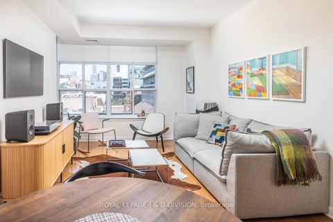 Photo 11 at 610 - 438 Richmond Street W, Waterfront Communities C1, Toronto