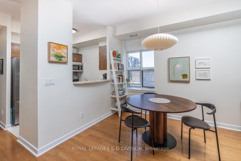 Photo 12 at 610 - 438 Richmond Street W, Waterfront Communities C1, Toronto