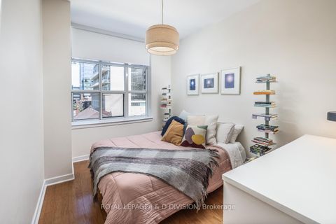 Photo 16 at 610 - 438 Richmond Street W, Waterfront Communities C1, Toronto