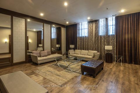 Photo 22 at 610 - 438 Richmond Street W, Waterfront Communities C1, Toronto
