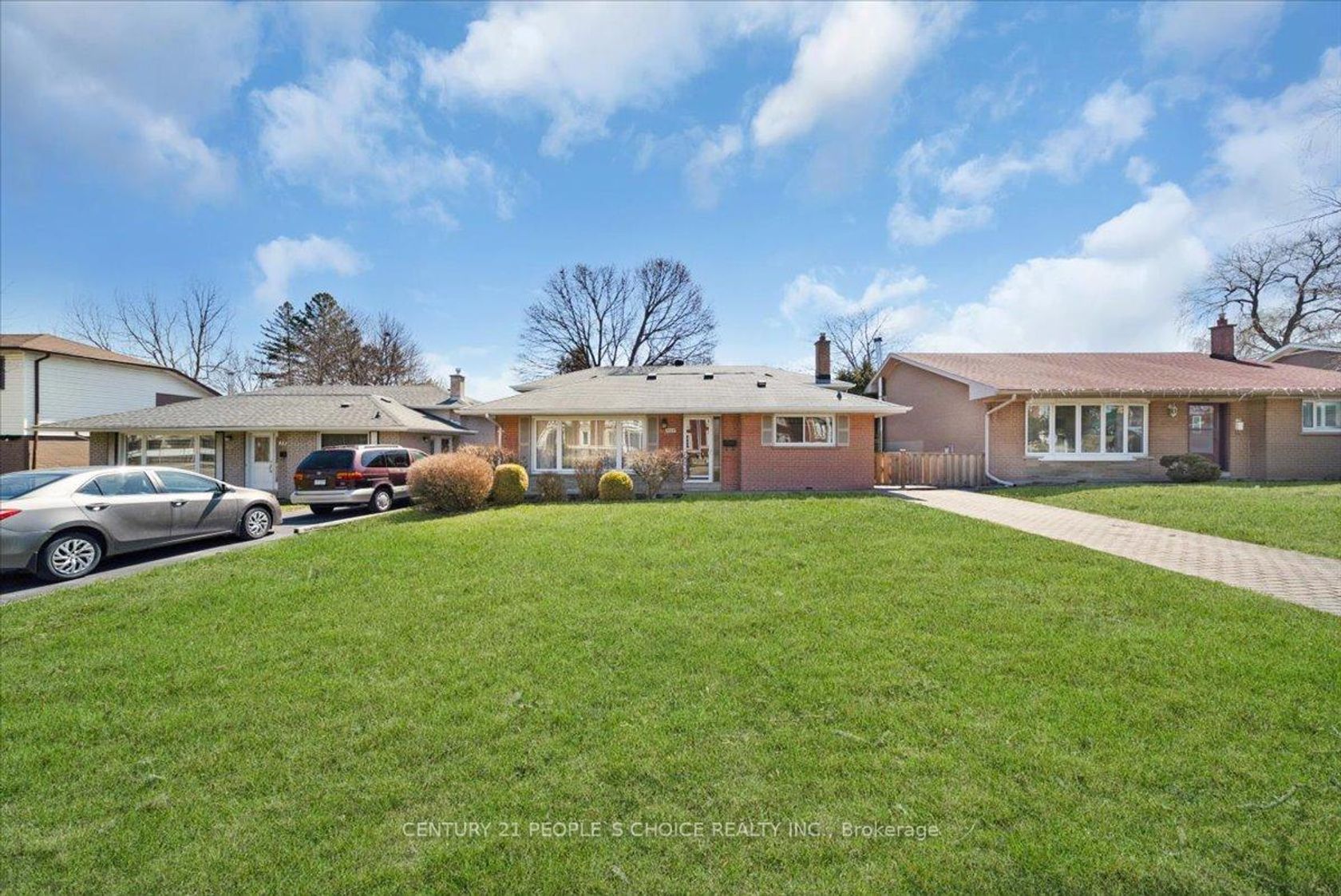 2374 Truscott Drive, Clarkson, Mississauga 