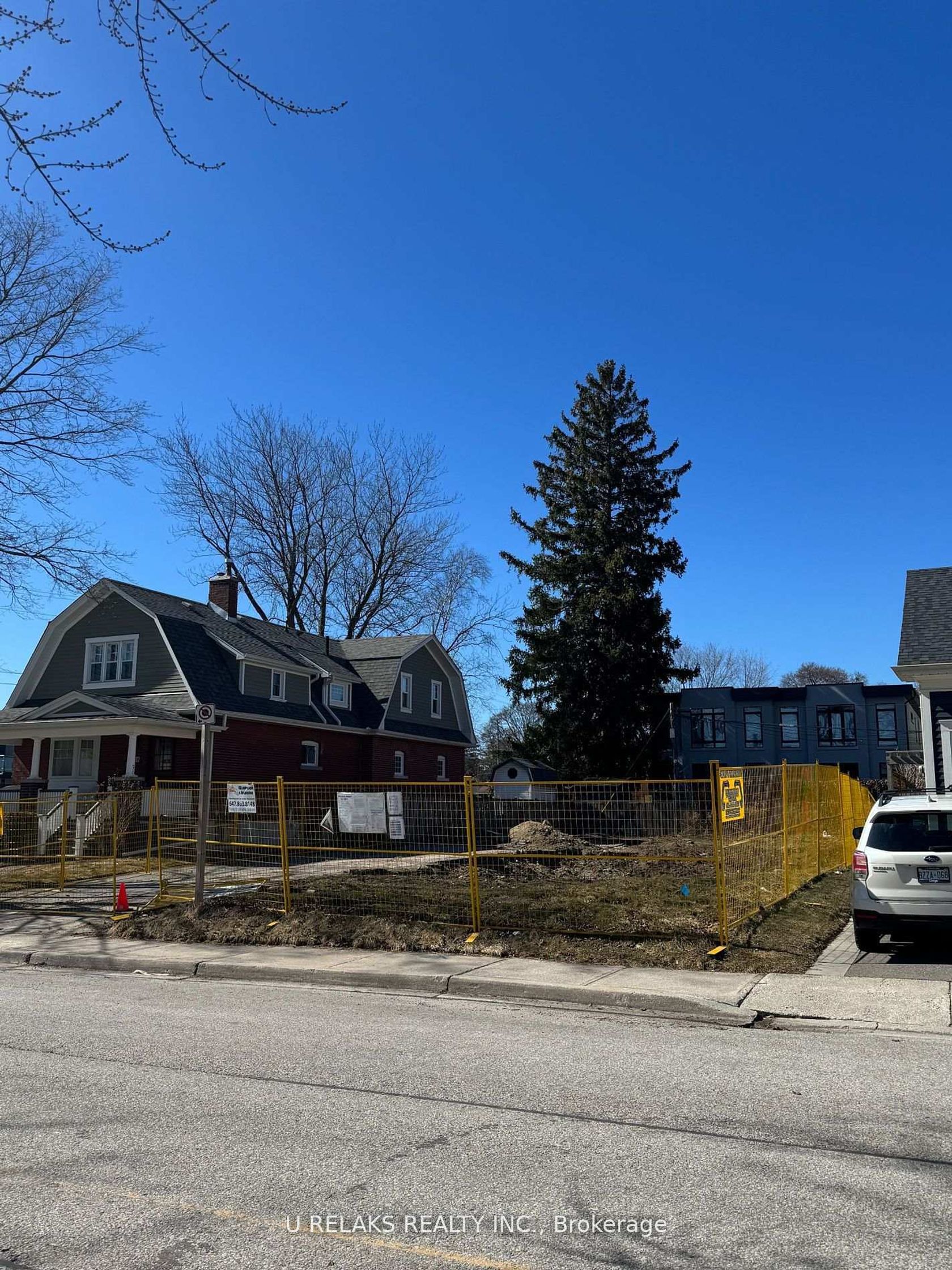 52 Forest Avenue, Port Credit, Mississauga 