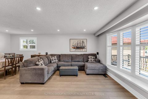 Photo 11 at 55 Dorward Drive, Jamestown, Toronto