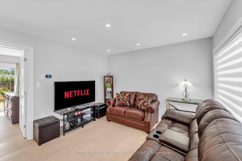 Photo 18 at 55 Dorward Drive, Jamestown, Toronto