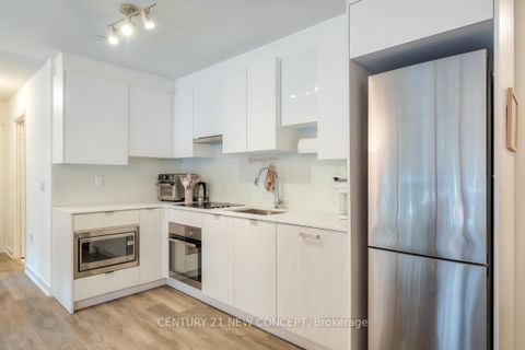 Photo 9 at 210 - 99 Broadway Avenue, Mount Pleasant West, Toronto