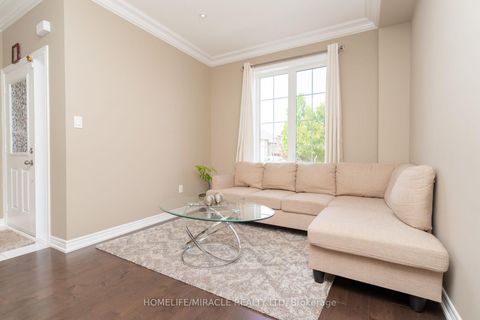 Photo 7 at 516 Vellore Woods Boulevard, Vellore Village, Vaughan
