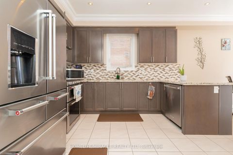 Photo 10 at 516 Vellore Woods Boulevard, Vellore Village, Vaughan