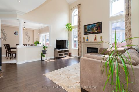 Photo 16 at 516 Vellore Woods Boulevard, Vellore Village, Vaughan