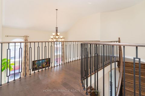 Photo 22 at 516 Vellore Woods Boulevard, Vellore Village, Vaughan