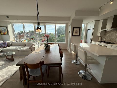 Photo 7 at 405 - 1960 Queen Street E, The Beaches, Toronto