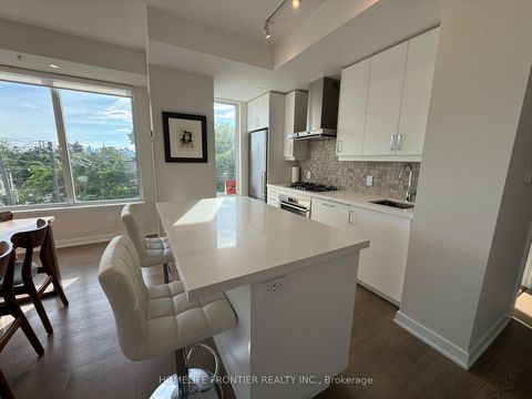 Photo 9 at 405 - 1960 Queen Street E, The Beaches, Toronto
