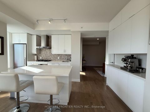 Photo 11 at 405 - 1960 Queen Street E, The Beaches, Toronto