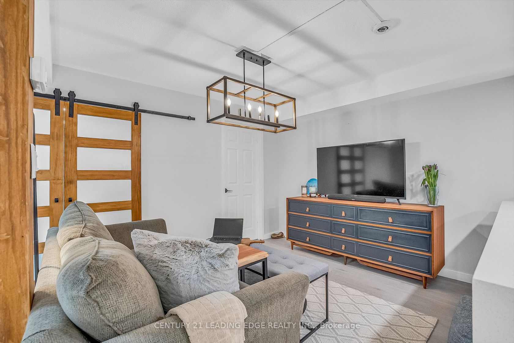 805 - 705 King Street W, Niagara, Toronto 