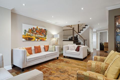Photo 3 at 24 Patrice Crescent, Yorkhill, Vaughan