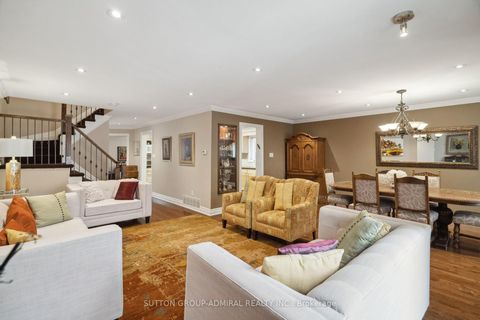 Photo 5 at 24 Patrice Crescent, Yorkhill, Vaughan