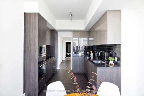 Photo 11 at PH5001 - 115 Blue Jays Way, Waterfront Communities C1, Toronto