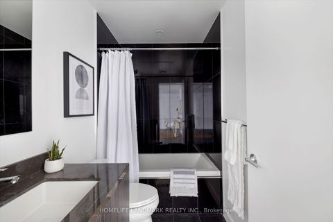 Photo 16 at PH5001 - 115 Blue Jays Way, Waterfront Communities C1, Toronto