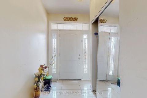 Photo 2 at 33 Wanstead Avenue, Oakridge, Toronto