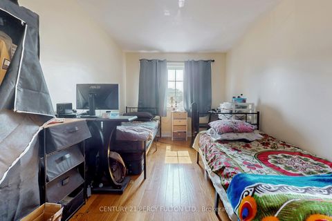 Photo 16 at 33 Wanstead Avenue, Oakridge, Toronto