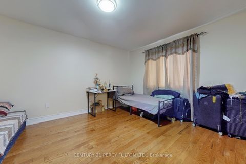 Photo 18 at 33 Wanstead Avenue, Oakridge, Toronto
