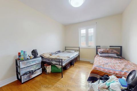 Photo 26 at 33 Wanstead Avenue, Oakridge, Toronto