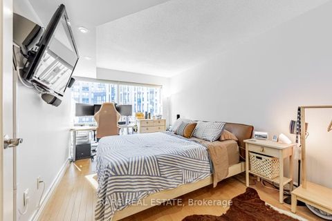 Photo 15 at 310 - 1001 Bay Street, Bay Street Corridor, Toronto