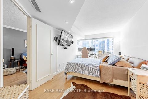 Photo 16 at 310 - 1001 Bay Street, Bay Street Corridor, Toronto