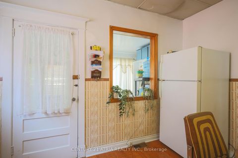 Photo 15 at 869 Pape Avenue E, East York, Toronto