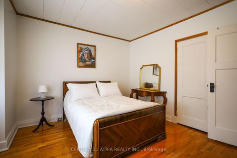 Photo 18 at 869 Pape Avenue E, East York, Toronto