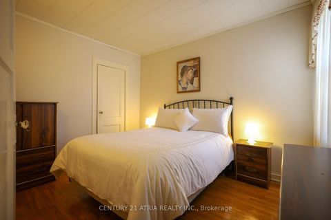 Photo 20 at 869 Pape Avenue E, East York, Toronto