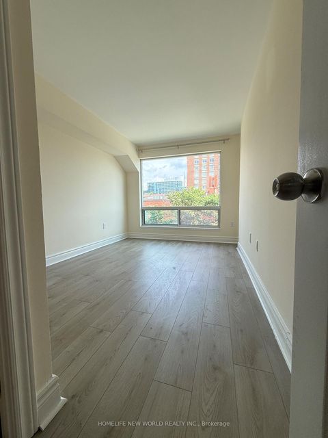Photo 11 at 303 - 1 Hycrest Avenue, Willowdale East, Toronto