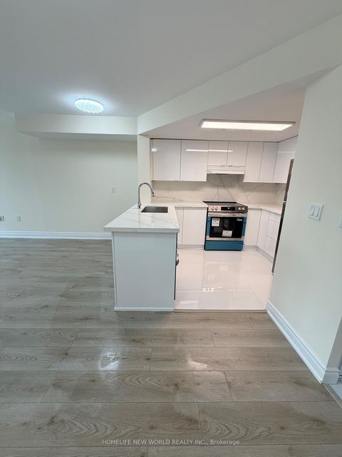 Photo 15 at 303 - 1 Hycrest Avenue, Willowdale East, Toronto