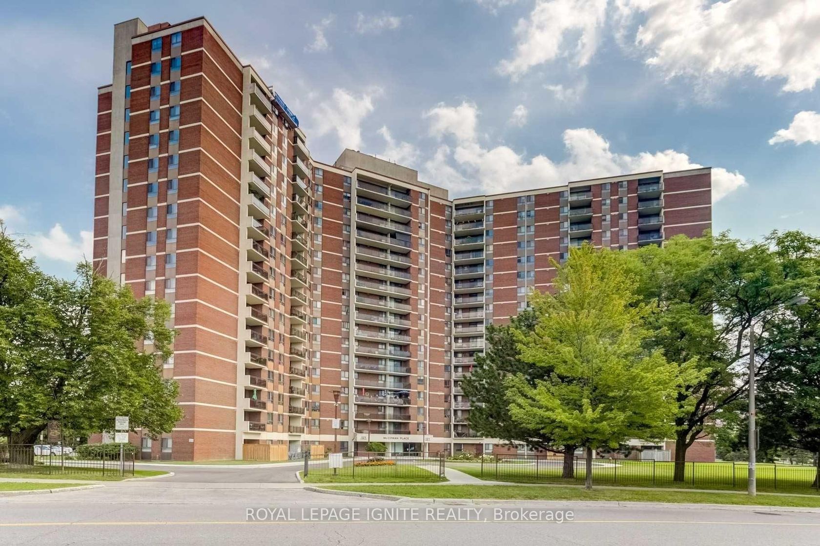 405 - 121 Trudelle Street, Eglinton East, Toronto 