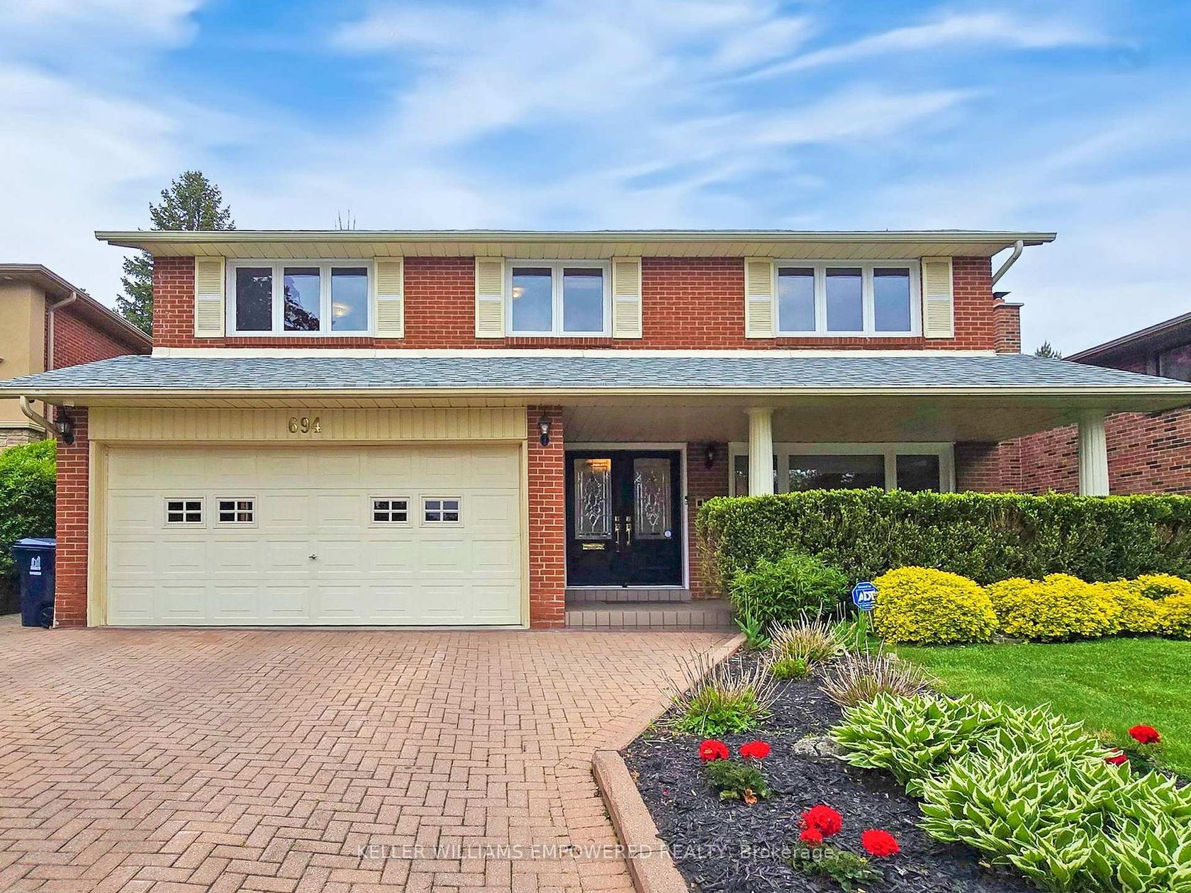 694 Conacher Drive, Newtonbrook East, Toronto 