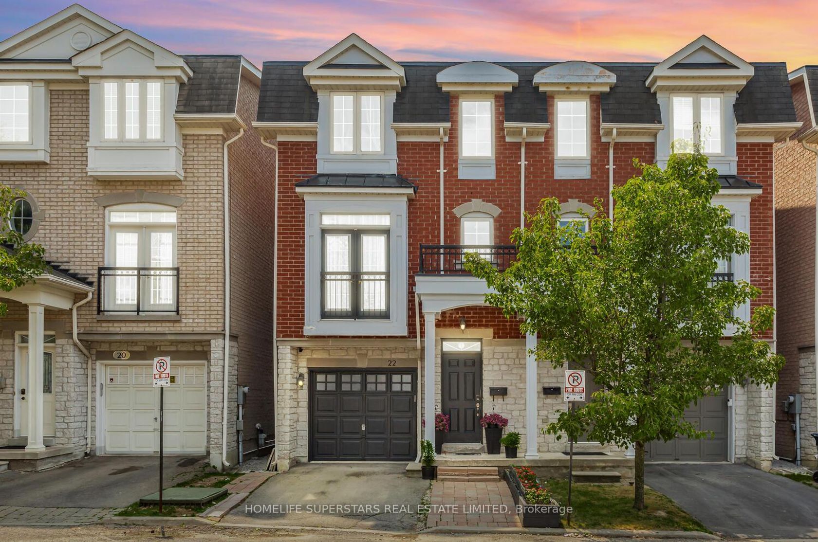 22 Lambrinos Lane, Jane Heights, Toronto 