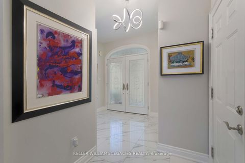 Photo 5 at 11 Grapevine Drive, Vellore Village, Vaughan