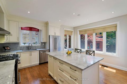 Photo 12 at 11 Grapevine Drive, Vellore Village, Vaughan