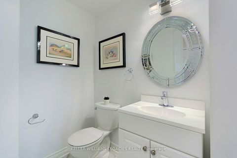 Photo 17 at 11 Grapevine Drive, Vellore Village, Vaughan
