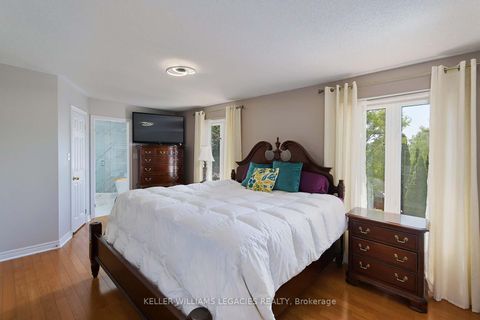 Photo 21 at 11 Grapevine Drive, Vellore Village, Vaughan