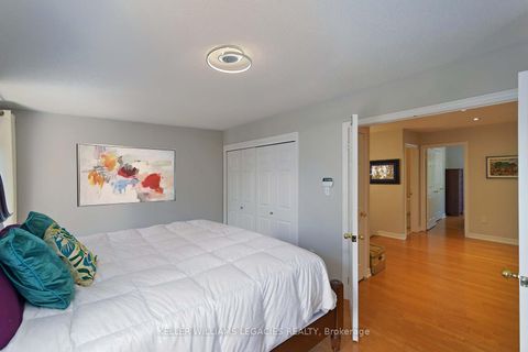Photo 22 at 11 Grapevine Drive, Vellore Village, Vaughan
