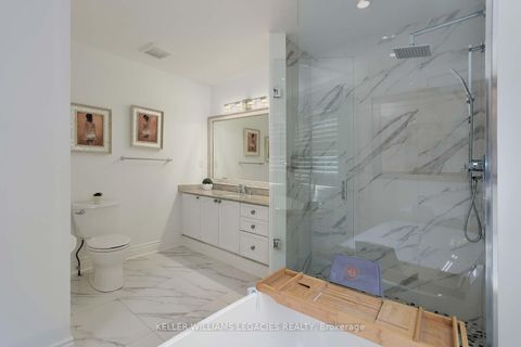 Photo 25 at 11 Grapevine Drive, Vellore Village, Vaughan