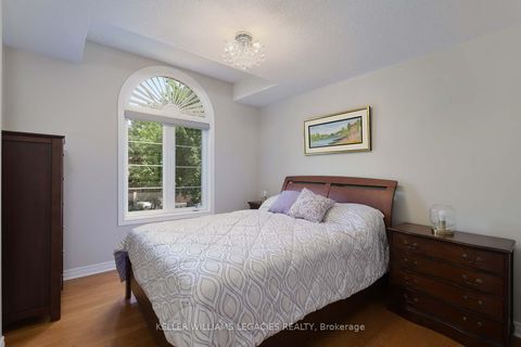Photo 27 at 11 Grapevine Drive, Vellore Village, Vaughan